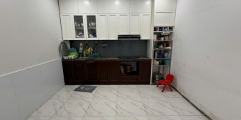 Bán nhà Chùa Láng 52m², 5T, MT 4.3m, lô góc, ôtô, gần hồ – 18.4 tỷ