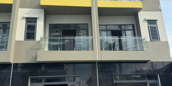 Bán nhà phố căn góc mặt tiền 22m, TT Dĩ An, 120m2, xây dựng 4 tầng, tiện KD