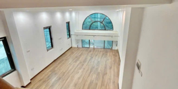 Bán nhà Quan Hoa, 71m2, 5 tầng, MT 4.7m, ngõ oto, giá 19.5 tỷ