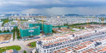 SIÊU PHẨM NHÀ PHỐ 5 TẦNG ĐỐI DIỆN CHUNG CƯ VINHOMES CHỈ VỚI 1,8 TỶ