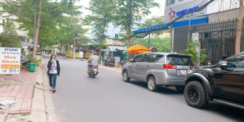 nhà 5x20m hầm 5 tầng khu  kim sơn phường Tân phong Q7