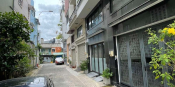 Khu đồng bộ 5 tầng đều mấy chục căn . Hẻm Nhựa Oto Tránh Đậu Ngày Đêm