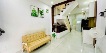 NHỈNH 5 TỶ NHÀ 3 TẦNG - GẦN  XE TẢI P12 BÌNH THẠNH • 3.2m x 9m VUÔNG VỨC