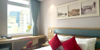 CHO THUÊ QUYỀN KHAI THÁC KHÁCH SẠN 3 SAO - 9000M2 SÀN- 190 PHÒNG- GIÁ: 3,5 TỶ/TH