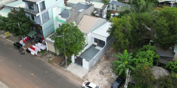 Bán lô đất mặt tiền Nguyễn Văn Linh 28m tặng nhà cấp 4 mới - trung tâm Đồng Xoài