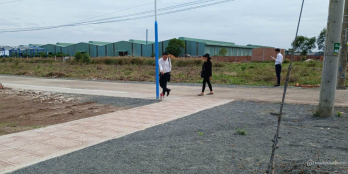 Mặt tiền đường ĐT 756 chơn thành, sát công ty 10x36, thổ cư 300m2, hơn 900