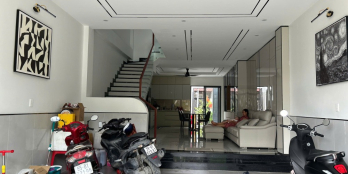 Nhà mới xây xong nội thất cao cáp 2 MT đg ngay ngã ba bà băng.5x16m-3lầu-4pn-5wc