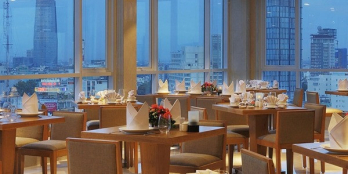 Khách sạn chuẩn 4 sao – vận hành ổn định – tệp khách quốc tế mạnh