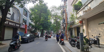 Trung tâm Ba Đình, Vị trí vàng phố Ngọc Khánh. Dt 98m², 5 tầng, mt 5.2m, 33.8 tỷ