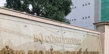 Quỹ đất lớn hiếm hoi tại chợ Phước Bình, ngang 19m, Cao đẳng Kinh tế đối ngoại