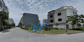 BÁN ĐẤT HOÀ LẠC VIEW HỒ TÂN XÃ ĐƯỜNG RỘNG ÔTÔ TRÁNH Ở SƯỚNG KD TỐT, SÁT METRO5