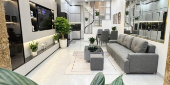 YÊN HÒA CẦU GIẤY LÔ GÓC 3 THOÁNG NGAY TRUNG TÂM 30M MT4 SÂN RỘNG 7 TỶ