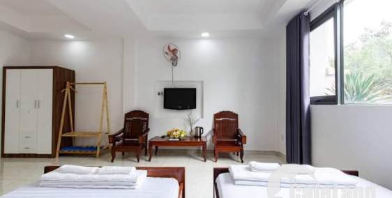 Bán khách sạn 5 tầng 35phòng ngày bigc Dĩ An Bình Dương 