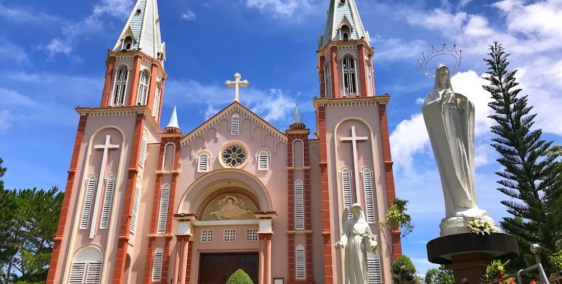 Cần tiền kinh doanh bán gấp lô đất gần 1 sào 6 có 200m2 tc đường Lạc Long Quân