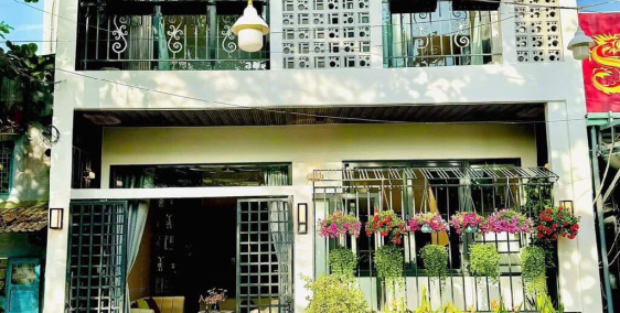 SIÊU PHẨM NHÀ MẶT PHỐNGAY TRUNG TÂM-THIẾT KẾ SANG TRỌNG ,NỘI THẤT CAO CẤPSHR 