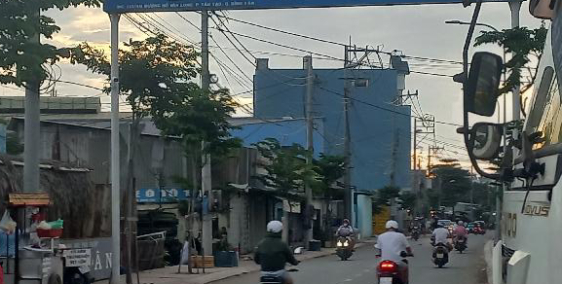 chủ ngộp cần bán gấp lô đất  thổ cư % hẻm xe hơi 176m2 giá 6 tỷ 