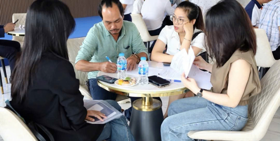 nhà 6x19,5 1 trệt 2 lầu 4 phòng giáp tp Thủ Đức