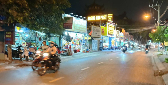 1 TRỆT 1 LẦU MỚI ĐẸP-CÓ SÂN ĐẬU Ô TÔ–XÁCH VALI VÀO Ở NGAY