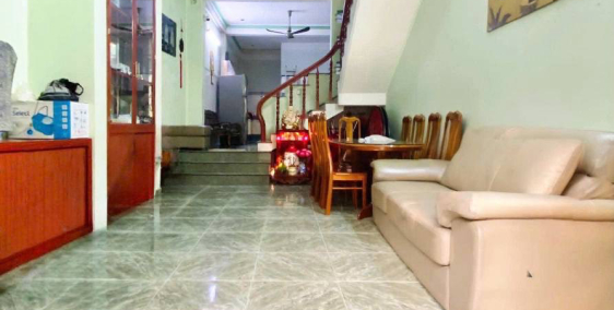 ngang hơn 4m, 4 tầng, 65m2, 3pn4wc. Hẻm 7m. Một đời chủ. Pháp lý chuẩn. HC đủ @