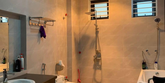 Nhà phố kinh doanh đa ngành.