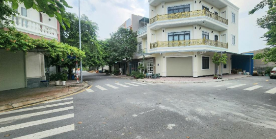 BÁN NHÀ, 2 TẦNG 2PN RỘNG, 80M2 NGANG 5, ĐƯỜNG NHỰA, KDC ĐỒNG BỘ, 3 TỶ NHỈNH