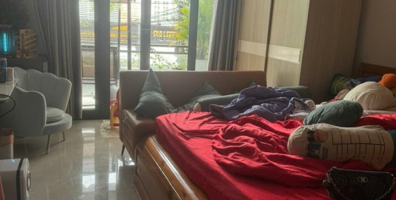 Nhà 4 tầng mặt tiền đường Nguyễn Thị MinhKhai Nha Trang gần biển, chỉ 10 tỷ