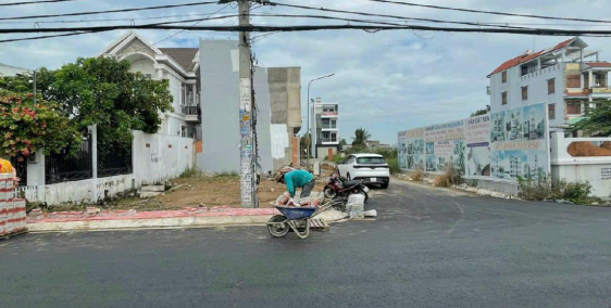 Đang cho thuê 12 triệu, 2 Mặt tiền dự phóng trước 20m sau 8m, (6x13.74m), KDC 