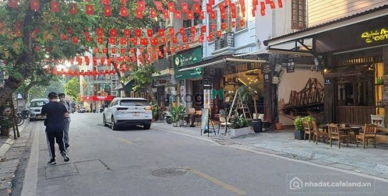 Bán nhà riêng: Bán mặt phố Hàng Phèn | Hàng đẹp phố cổ | 52m2 | MT 4.2m | Giá 60