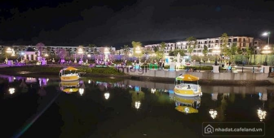 Bán nhà riêng: Gia đình bán Gấp nhà phố, 4 tầng ngay trường FPT Long Hậu, Long  