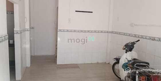 Nhà phố: Đang cần cho thuê căn nhà 1 trệt 1 lầu hẻm xe hơi Phú Mỹ (Gần Quận 1)