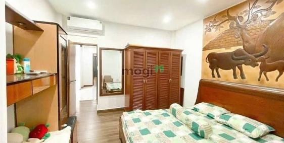 Bán nhà riêng: Hai Bà Trưng Q.1 6m X 15m 4 tầng sân thượng  9 ph căn hộ dịch vụ 