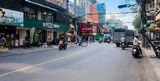 Bán nhà riêng: NHÀ BÁN KHU BÀU CÁT – MẶT TIỀN ĐỒNG ĐEN – Đường 15m có lề - 5 tần