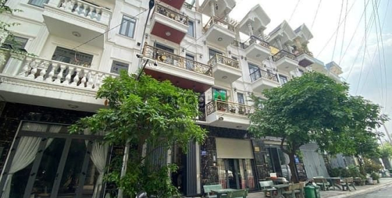 Bán nhà riêng: Bán nhà 5 tầng đường Nguyễn Văn Quá Q12, đường nhựa 10m có lề, 6 