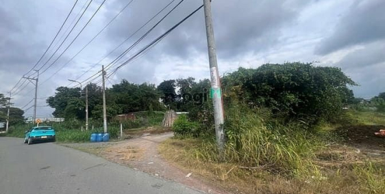 Bán đất thổ cư: Bán lô đất 3266m2. có 2394m2 thổ cư. Đất ngay Tỉnh Lộ 8. Hòa Phú