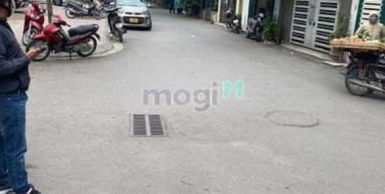 Biệt thự: cho thuê nhà phân Lô ngõ 168 Nguyễn Xiển dt 55m x4T, mt 4m, 20tr