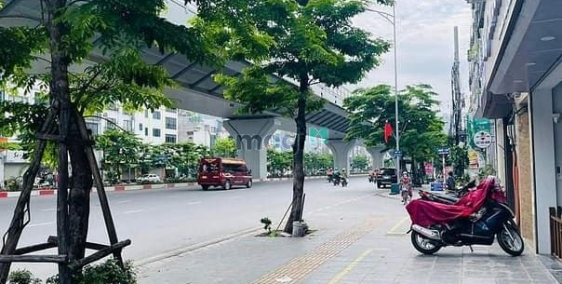 Bán nhà riêng: Bán Mặt Phố Hoàng Cầu- Trung tâm Đống Đa- Kinh doanh - 215m- Hơn 