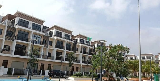 Bán biệt thự: Cần bán căn nhà phố kiểu xẻ khe ngay dự án T&T Thái Sơn, Long An