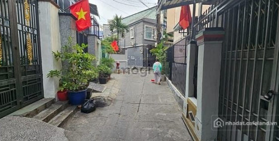 Bán nhà riêng: Chủ gấp bán CHDV Hoàng Hoa Thám P7 BT DT 40m2 dài 13m hxh 4m