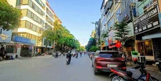 Bán nhà riêng: Bán tòa nhà kính Trần Quốc Hoàn