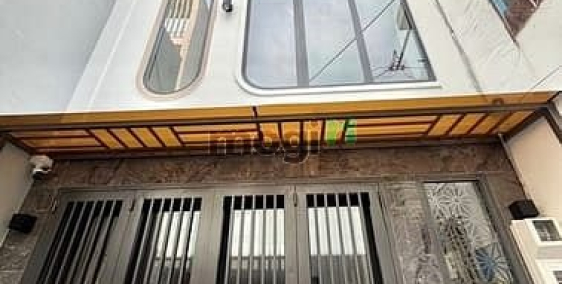 Bán nhà riêng: Vị trí tốt tại Lê Văn Duyệt P.1 Bình Thạnh DTSD 110m2 Ngang 4m