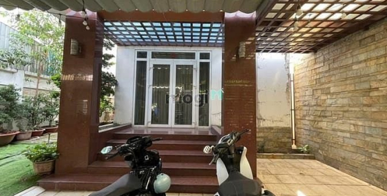 Văn phòng: Bán nhà mặt tiền ngang 10,trương văn thành,Hiệp phú ,Tp thủ đức