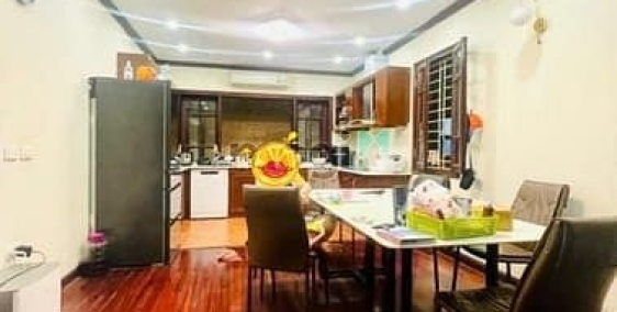 Bán nhà riêng: Nhà Đẹp Phan Đình Giót , Dt 78m2 ,Giá hơn 15tỷ ,oto ,Thang máy ,L