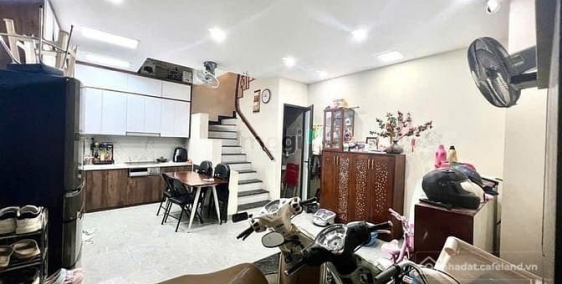 Bán nhà riêng: Nhà dân xây Văn Hương, Khâm Thiên, 5 tầng 30m2, Mt 6m, 7,4 tỷ