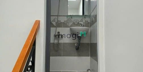 Bán nhà riêng: Bán nhà 2 MT số 43 đường Trịnh Đình Trọng, P.5, Q.11, 3x13, 1 lầu