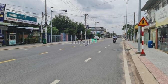 Bán nhà riêng: Bán nhà Mặt Tiền , Gần Aone Bình Dương , 884 m2 ( 18 x 50 ) , Giá