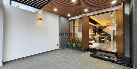 Bán nhà riêng: Chính chủ bán rẻ nhà MT Bùi Ngọc Thu,TT Thủ Dầu Một, tặng nội thấ