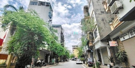 Bán nhà riêng: Bán nhà MP Ngọc Hồi, vị trí đẹp, KD sầm uất, vỉa hè rộng, 42M, 5 