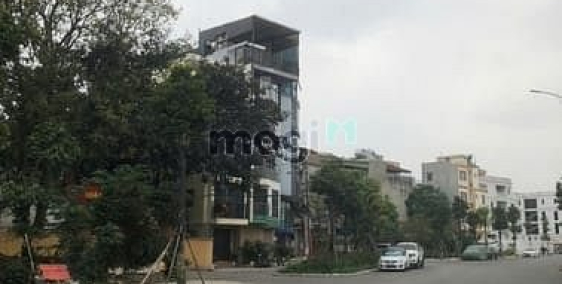 Bán nhà riêng: Cực hiếm- Long Biên chính chủ cần bá:137m2- mặt tiền 4.5m- oto và