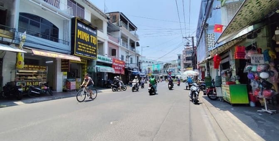 Bán nhà riêng: Bán Nhà 4 Tầng Mặt Tiền Đường Phương Sài, Trung Tâm Nha Trang