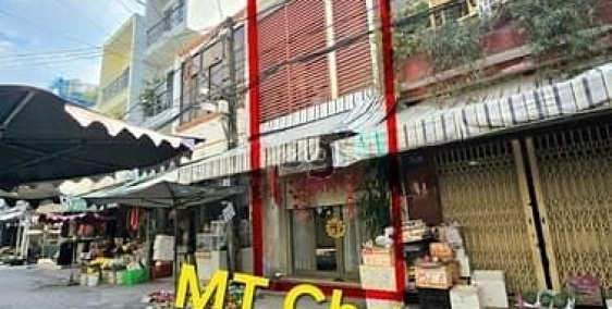 Bán biệt thự: Bán nhà 2MT CHợ Hoàng Hoa Thám-P14-TB.DT 4x12. Đúc 2 Lầu-3pn-4wc